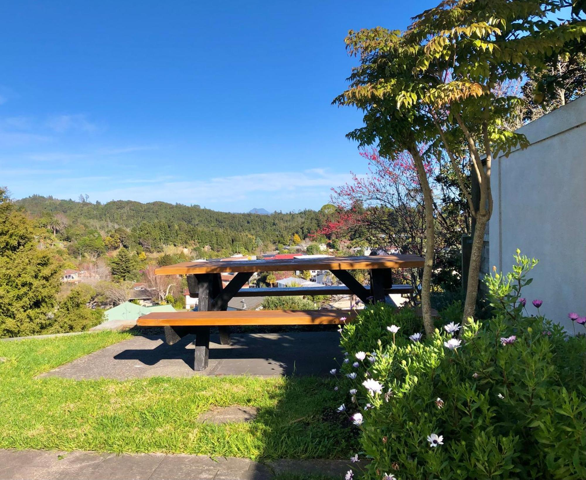 Hillcrest One Apartment Whakatane Bagian luar foto