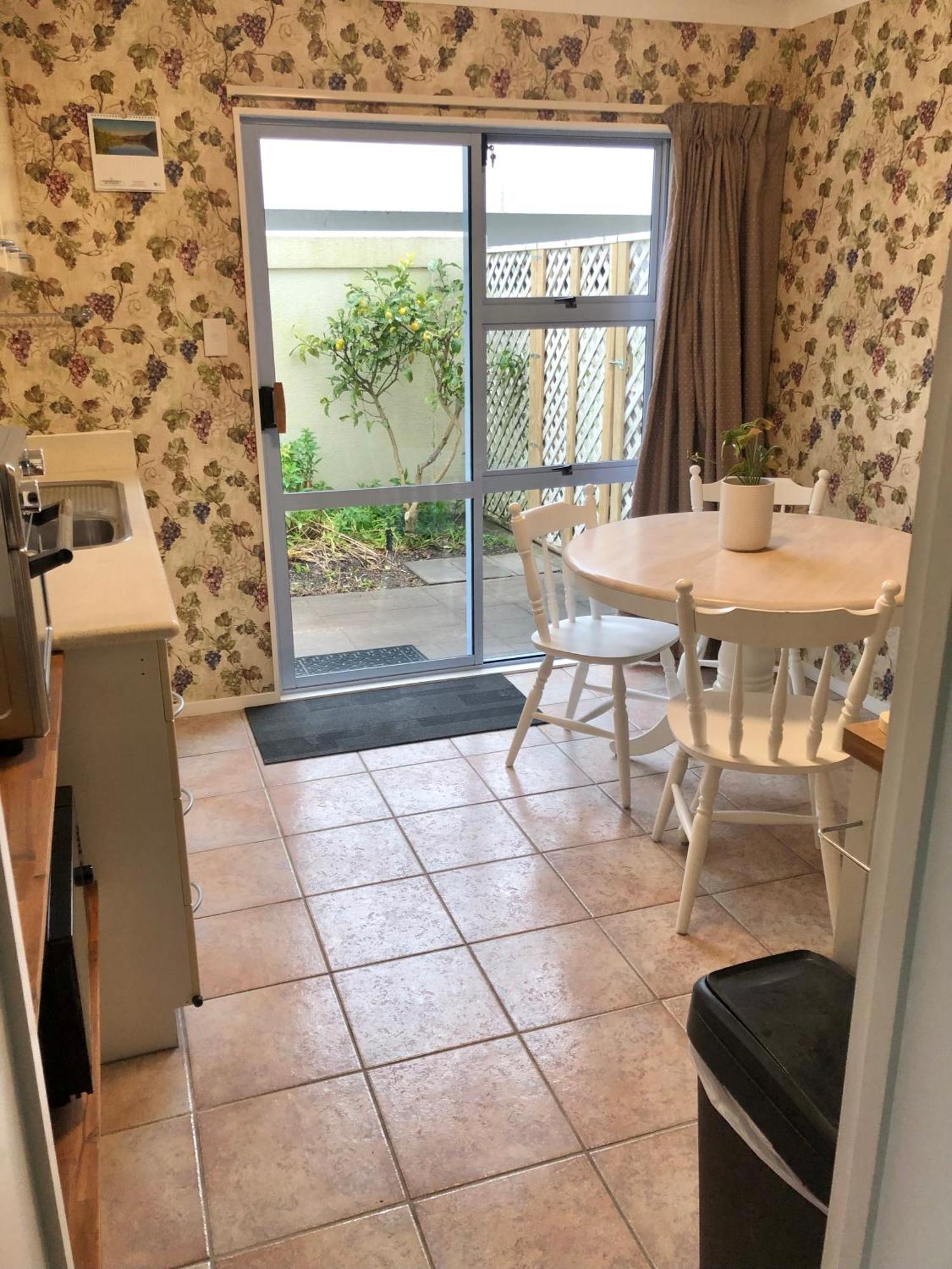 Hillcrest One Apartment Whakatane Bagian luar foto